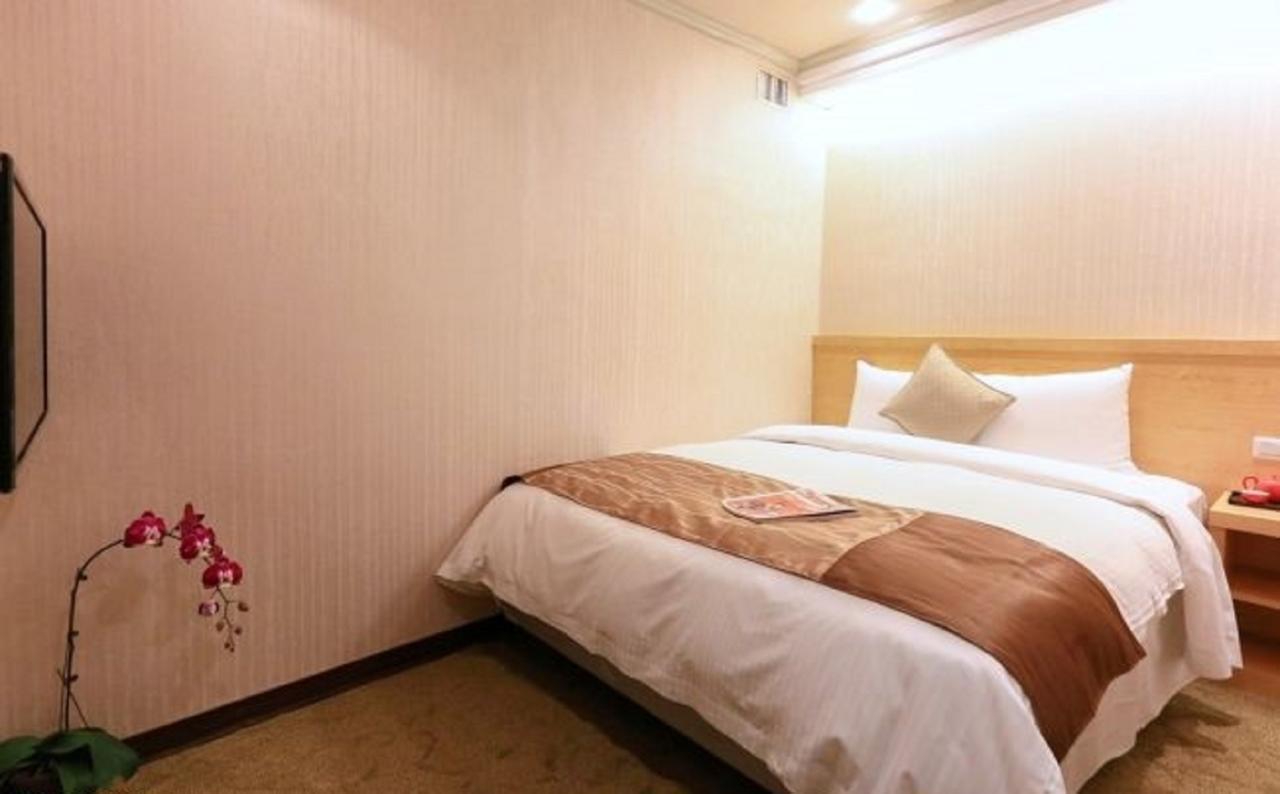 Red Cabin Inn Taipei Exterior photo